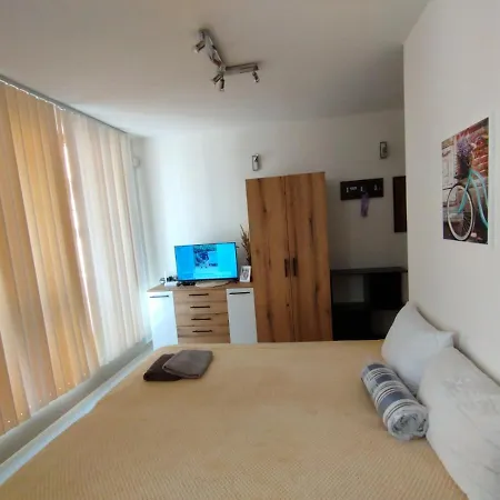 Apartment Seahomevarna *